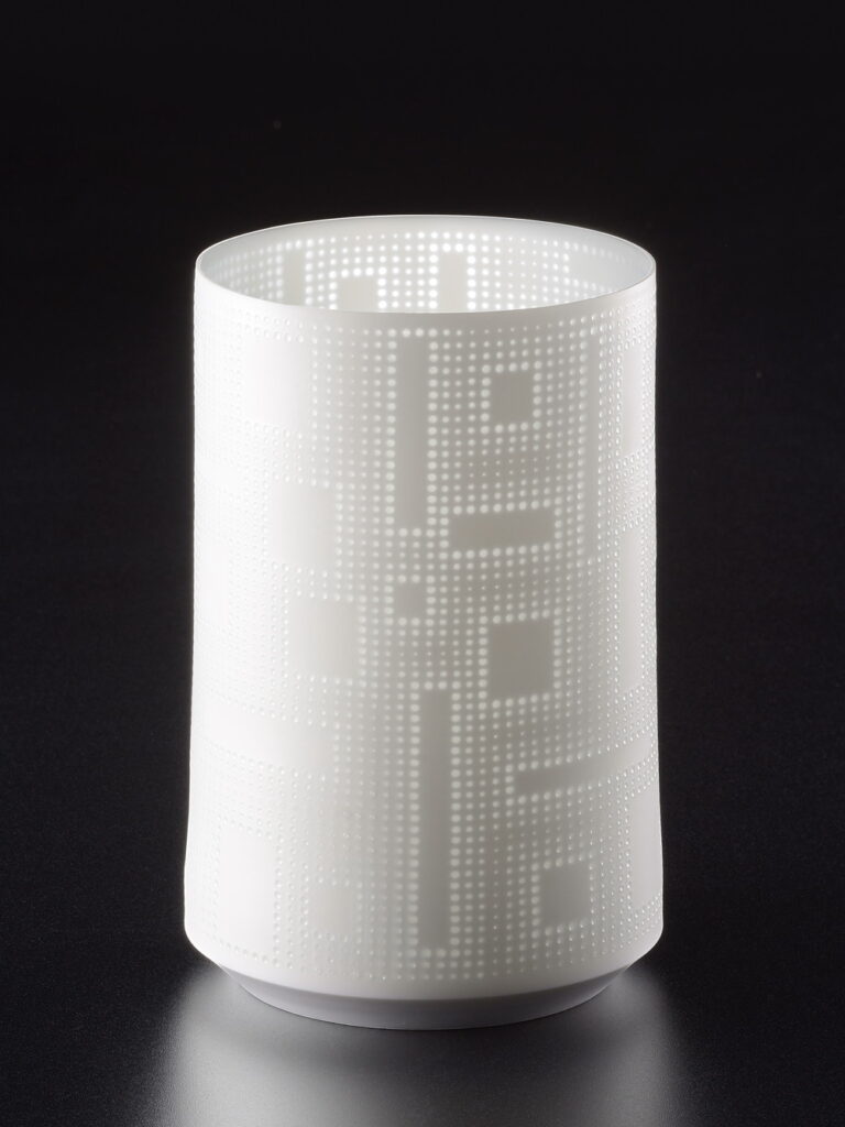 新里明士　白磁　蛍手　光器