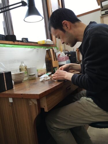 泉健太郎　新潟　卵殻　漆器