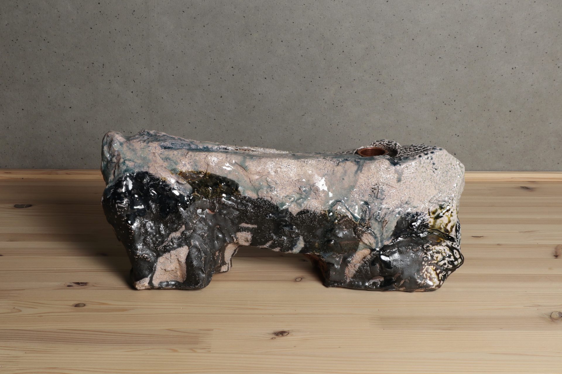 安食潤 出雲 塩釉石門 花入 花器