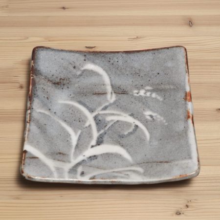 小栗正男　土岐市　鼠志野　皿　兎